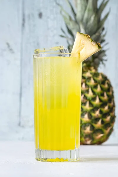 Cocktail Pisco Punch Garni Quartiers Ananas — Photo