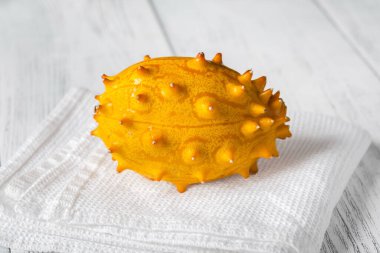  Tahta masada Afrika boynuzlu salatalığı