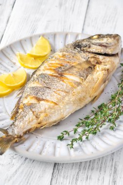 Akdeniz Kurabiyesi Dorada kekik balığıyla