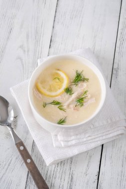 Pirinç ve limonlu Avgolemono Tavuk Çorbası