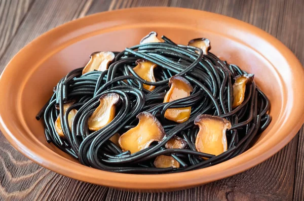 Bowl Eryngii Mushroom Black Spaghetti Pasta — Stock Photo, Image