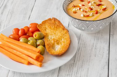 Yunanistan 'dan bir kase Tirokafteri peyniri.