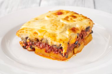 Yunan musakka patatesli patates tabanlı et