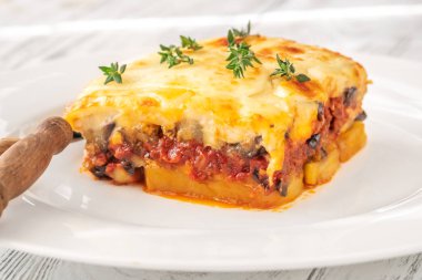 Yunan musakka patatesli patates tabanlı et