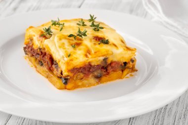 Yunan musakka patatesli patates tabanlı et