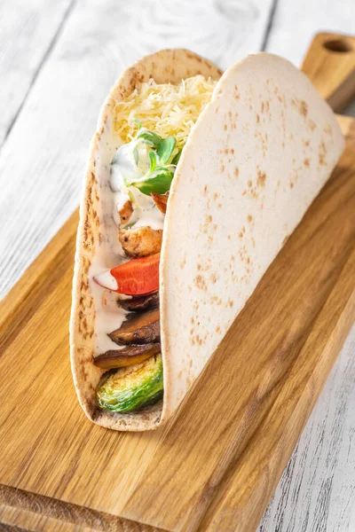Csirke Zöldség Taco Táblán — Stock Fotó