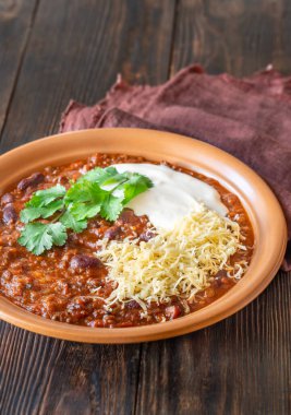 Bir kase Chili con carne baharatlı güveç.
