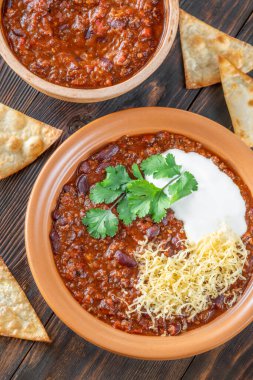 Bir kase Chili con carne baharatlı güveç.
