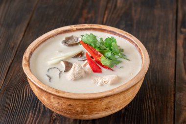 Tay tom kha kai çorba