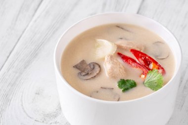 Tay tom kha kai çorba