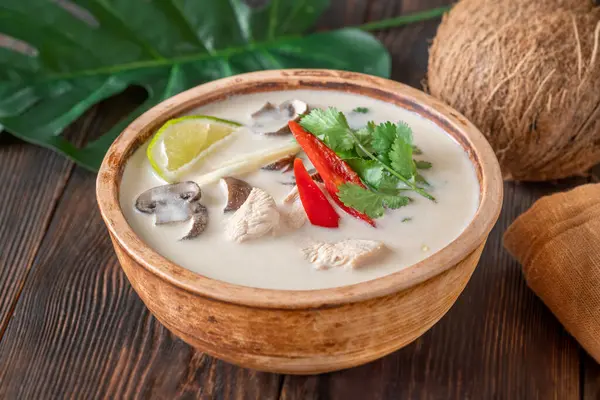 Tay tom kha kai çorba