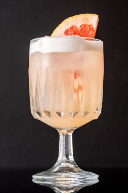 Kadeh kadeh greyfurt tekila kokteyli.