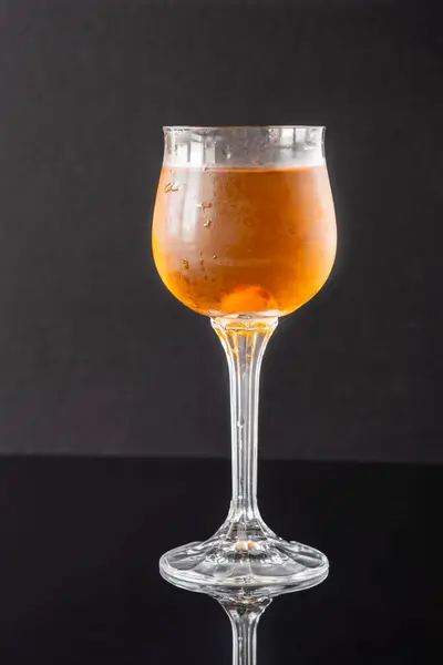Glas Waterloo Cocktail Auf Schwarzem Hintergrund Stockbild