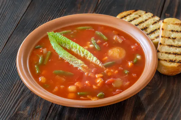 Porción Sopa Minestrone Hecha Con Verduras Caldo Fotos de stock libres de derechos