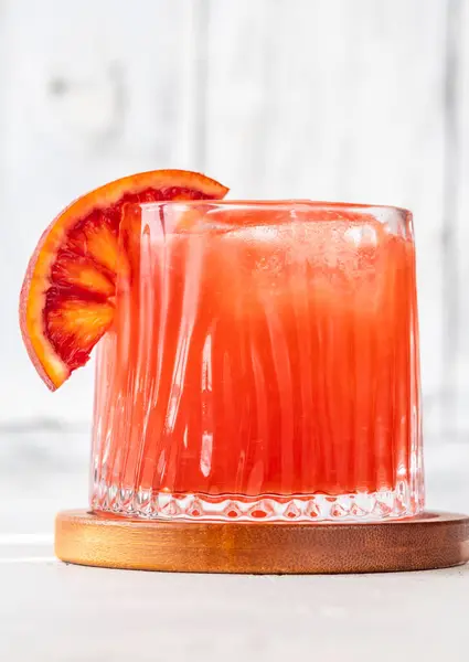 Sanguinello Cocktail Garnished Blood Orange Wheel Imagem De Stock