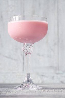 Bir bardak İpek Çorap Kokteyli.