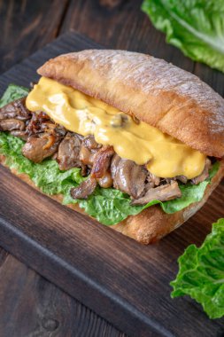 Lezzetli vejetaryen sandviç, kızarmış ciabatta, kızarmış istiridye.