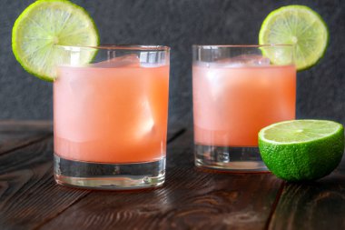 Guava, limon ve tekila narenciye katılmış zarafetle tropikal uyum içinde harmanlanır.