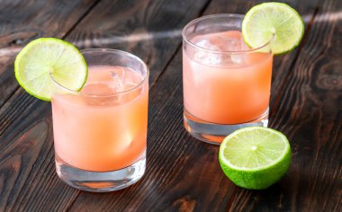 Guava, limon ve tekila narenciye katılmış zarafetle tropikal uyum içinde harmanlanır.