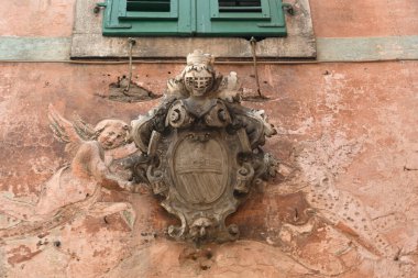 Eski Kotor Kasabası 'ndaki tarihi evin mimari detayları. Karadağ