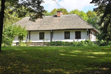 Lublin, Polonya - 13 Eylül 2022: Lublin Açık Hava Köyü Müzesi 'ndeki ev