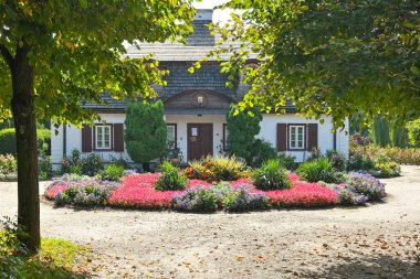 Lublin, Polonya - 13 Eylül 2022: Lublin Açık Hava Köyü Müzesi 'ndeki malikane