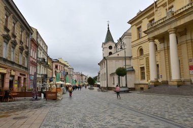 Lublin, Polonya - 12 Eylül 2022: Lublin şehir merkezinde gezinti
