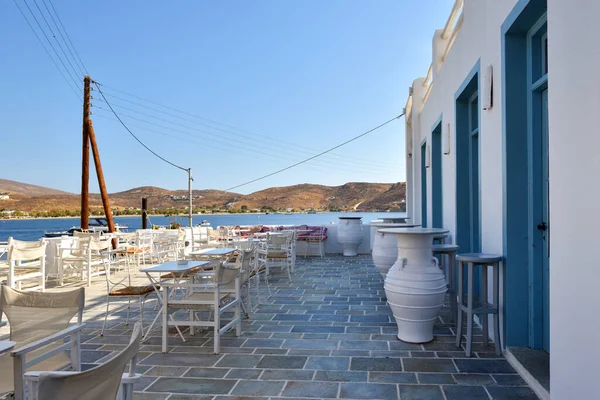 Typisch Restaurant Aan Zee Met Prachtig Uitzicht Zee Livadi Dorp — Stockfoto
