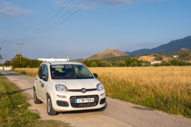 Kos, Yunanistan - 7 Mayıs 2023: Fiat Panda, Yunan adalarında popüler bir ulaşım aracı