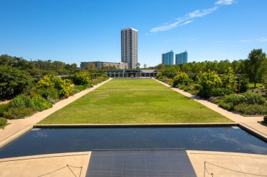 Houston Hermann Park 'taki McGovern Garden Falls. Teksas, ABD