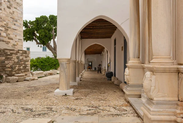 Parikia 'daki Ekatontapiliani kompleksindeki Bizans Paros Müzesi. Cyclades, Yunanistan