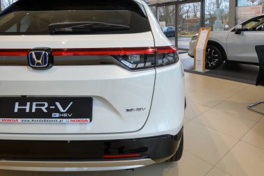 Gdansk, Polonya - 24 Şubat 2024: Honda HR-V hibrit araba galerisinde sunuldu