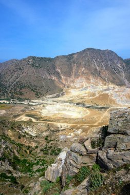 Stefanos krateri, Yunanistan 'daki Nisyros adasındaki en büyük ve en etkileyici krater..