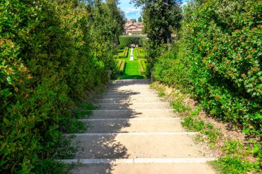 San Quirico d 'Orcia, İtalya - 26 Nisan 2023: The Horti Leonini, San Quirico d' Orcia 'nın merkezinde güzel bahçeler. Toskana bölgesi, İtalya