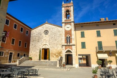 San Quirico d 'Orcia, İtalya - 26 Nisan 2023 San Francesco Kilisesi, San Quirico d' Orcia, İtalya