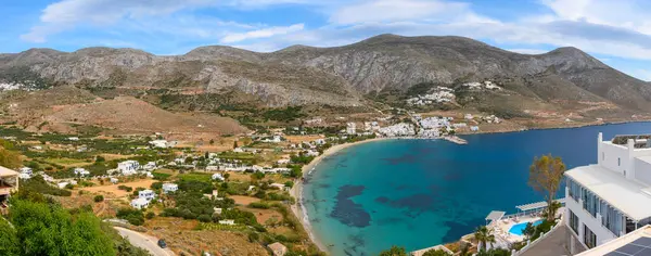 stock image Ormos Egialis Bay (Aegiali) at the northern side of Amorgos. Aegiali is a popular touristic village. Cyclades, Greece