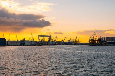 Gdynia Limanı, Gdansk Körfezi 'ndeki Baltık Denizi' nin önde gelen limanlarından biri. Polonya