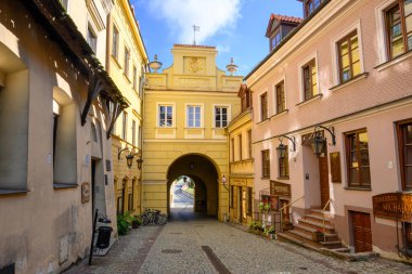 Lublin, Polonya - 13 Eylül 2022: Polonya 'nın Eski Lublin kasabasındaki Grodzka Kapısı