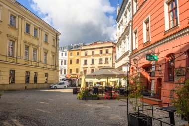 Lublin, Polonya - 13 Eylül 2022 Lublin 'deki Eski Kent Pazar Meydanı. Polonya