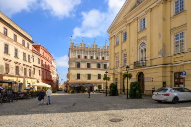Lublin, Polonya - 13 Eylül 2022 Lublin 'deki Eski Kent Pazar Meydanı. Polonya