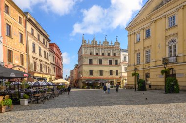 Lublin, Polonya - 13 Eylül 2022 Lublin 'deki Eski Kent Pazar Meydanı. Polonya