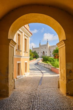 Lublin, Polonya - 13 Eylül 2022: Polonya 'nın Eski Lublin kasabasındaki Grodzka Kapısı