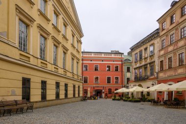 Lublin, Polonya - 12 Eylül 2022 Lublin 'deki Eski Kent Pazar Meydanı. Polonya