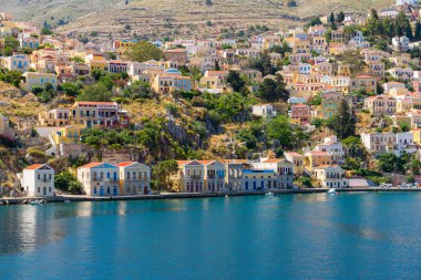 Symi Adası. Yunan adasının manzarası. Dodekanca