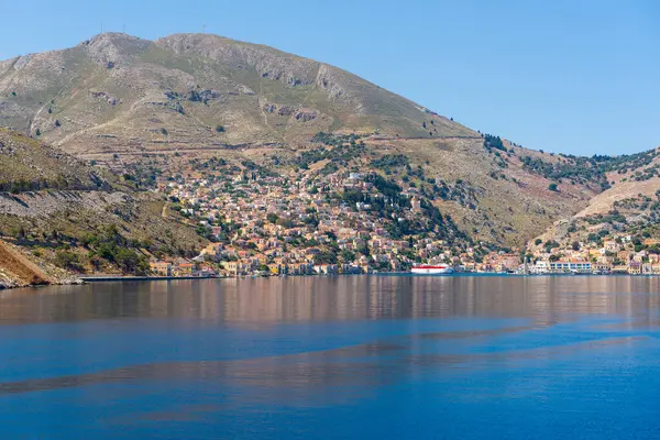 Symi Adası. Yunan adasının manzarası. Dodekanca