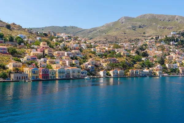 Symi Adası. Yunan adasının manzarası. Dodekanca