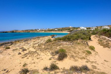 Temiz su ve güzel kumsallı Fanos plajı. Koufonisi 'nin güneyi. Küçük Kiklad, Yunanistan