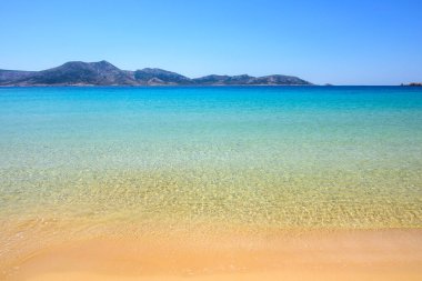 Temiz su ve güzel kumsallı Fanos plajı. Koufonisi 'nin güneyi. Küçük Kiklad, Yunanistan