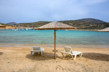 Kalotaritissa Sahili, Yunanistan 'ın Amorgos adasında kumlu bir sahil. Cyclades, Yunanistan