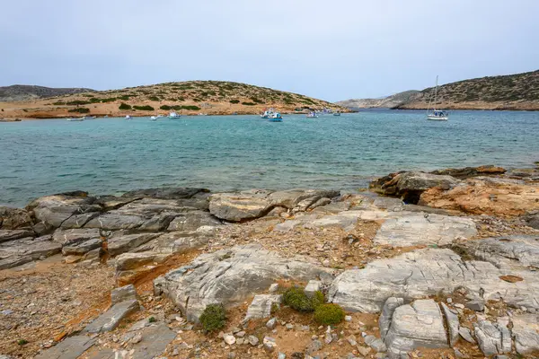 Amorgos 'taki Kalotaritissa plajı adanın güney tarafında yer almaktadır. Cycades, Yunanistan